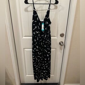 Stitch Fix NWT wide leg crop Romper with pockets.